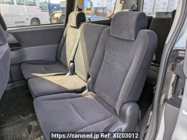 Used 2007 AT toyota noah ZRR70G Image[16]