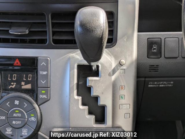 Used 2007 AT toyota noah ZRR70G Image[26]