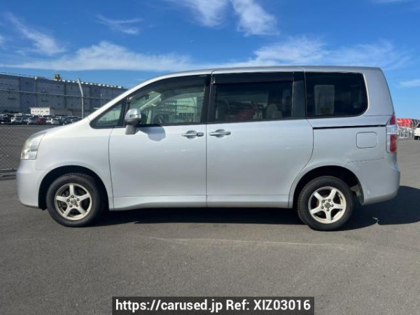 Used 2010 AT toyota noah ZRR75G Image[3]