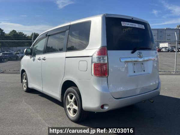Used 2010 AT toyota noah ZRR75G Image[4]