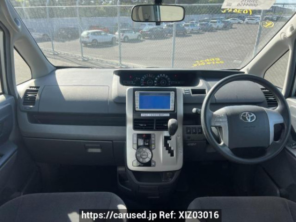 Used 2010 AT toyota noah ZRR75G Image[15]