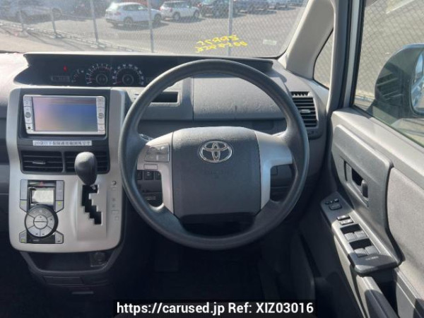 Used 2010 AT toyota noah ZRR75G Image[18]