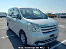 Toyota Noah ZRR70G