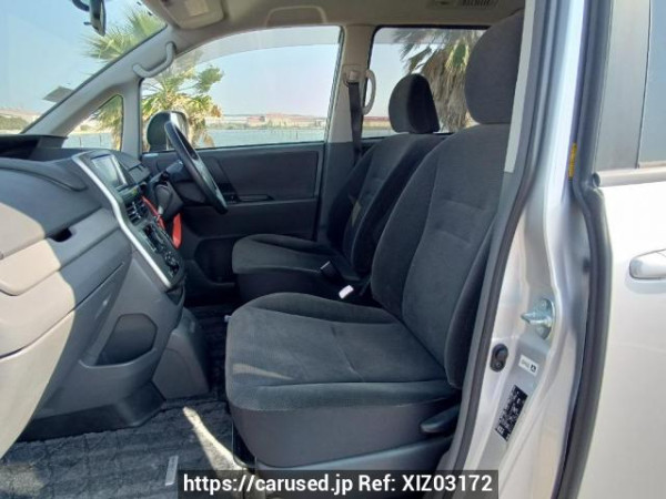 Used 2007 AT toyota noah ZRR70G Image[14]