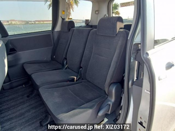 Used 2007 AT toyota noah ZRR70G Image[16]