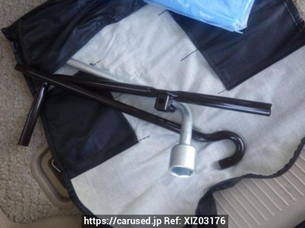 Used 2005 AT toyota alphard MNH10W Image[40]