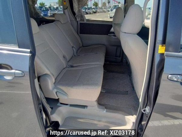 Used 2007 AT toyota noah ZRR75G Image[15]
