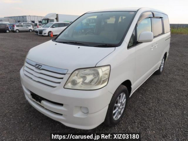 Used 2002 AT toyota noah AZR60G Image[2]