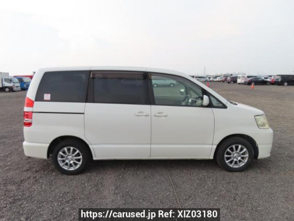Used 2002 AT toyota noah AZR60G Image[7]