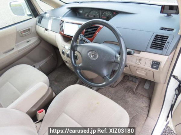 Used 2002 AT toyota noah AZR60G Image[12]