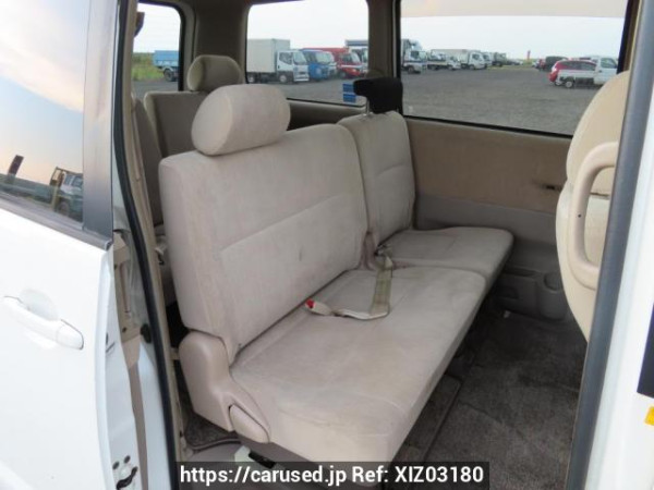 Used 2002 AT toyota noah AZR60G Image[15]