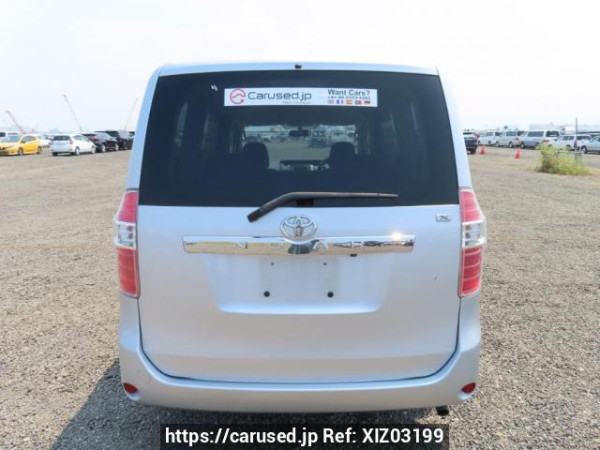 Used 2007 AT toyota noah ZRR70G Image[5]