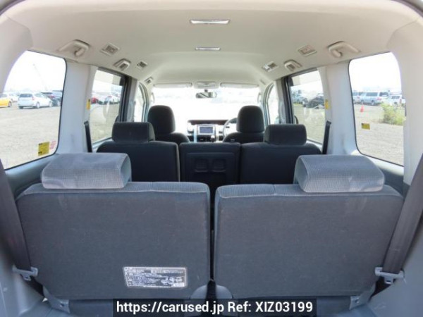 Used 2007 AT toyota noah ZRR70G Image[9]