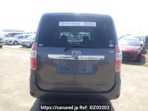 Used 2007 AT toyota noah ZRR75G Image[5]