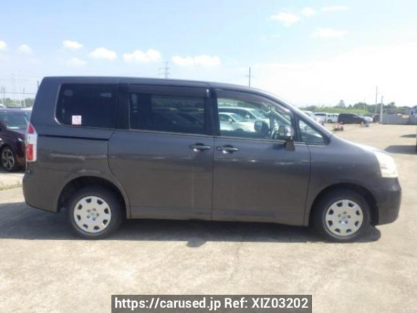 Used 2007 AT toyota noah ZRR75G Image[7]
