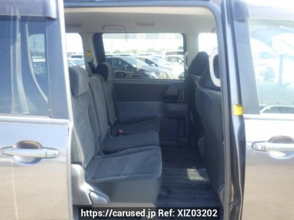 Used 2007 AT toyota noah ZRR75G Image[13]