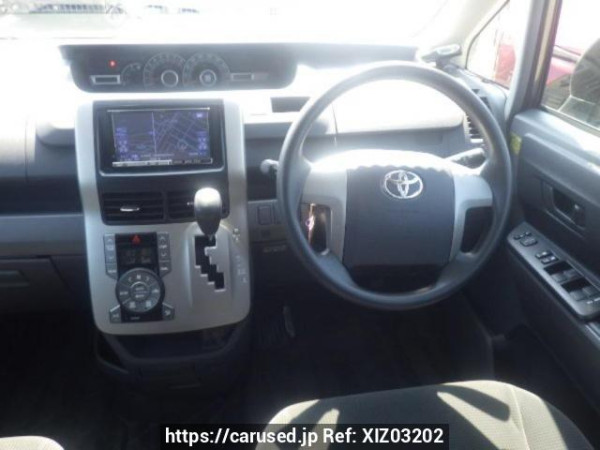 Used 2007 AT toyota noah ZRR75G Image[18]