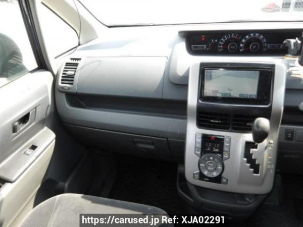 Used 2008 AT toyota noah ZRR70G Image[15]