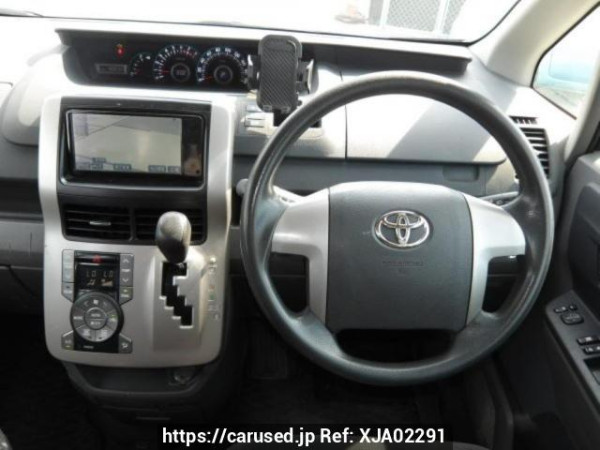 Used 2008 AT toyota noah ZRR70G Image[16]