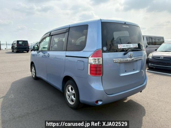 Used 2007 AT toyota noah ZRR70G Image[4]