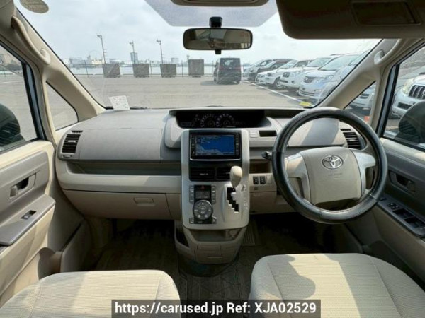 Used 2007 AT toyota noah ZRR70G Image[19]