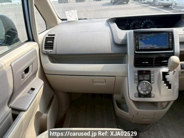 Used 2007 AT toyota noah ZRR70G Image[20]