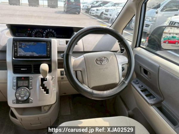 Used 2007 AT toyota noah ZRR70G Image[21]