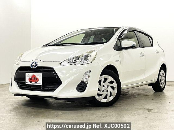 Used 2016 CVT toyota aqua DAA-NHP10 Image[0]