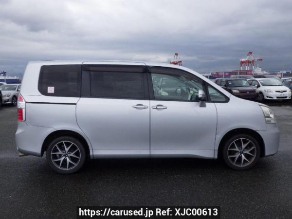 Used 2007 AT toyota noah ZRR70G Image[7]