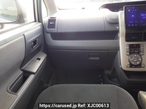 Used 2007 AT toyota noah ZRR70G Image[19]