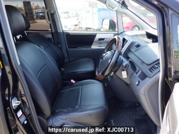 Used 2008 AT toyota voxy ZRR70W Image[13]