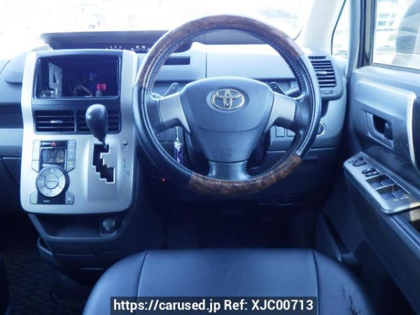 Used 2008 AT toyota voxy ZRR70W Image[20]