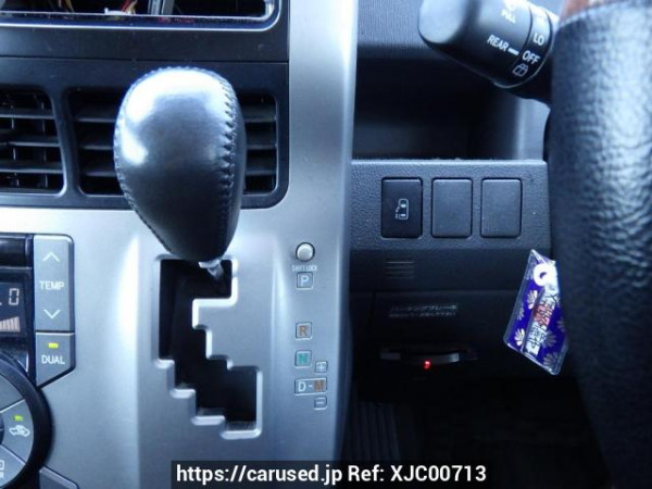 Used 2008 AT toyota voxy ZRR70W Image[25]