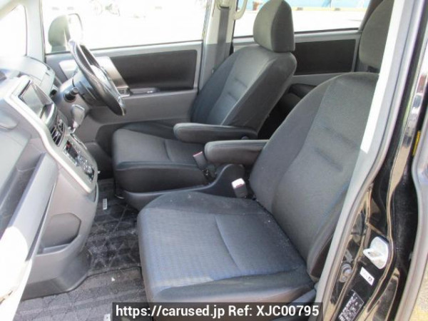 Used 2008 AT toyota voxy ZRR70W Image[17]