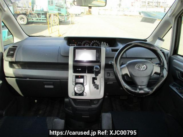 Used 2008 AT toyota voxy ZRR70W Image[21]