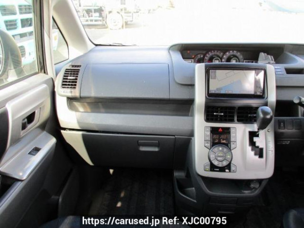 Used 2008 AT toyota voxy ZRR70W Image[22]