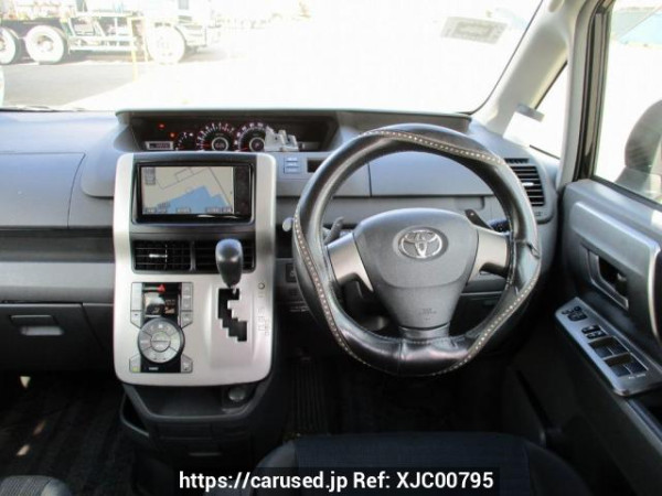 Used 2008 AT toyota voxy ZRR70W Image[23]