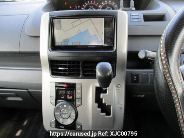 Used 2008 AT toyota voxy ZRR70W Image[26]