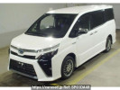 Toyota Voxy ZWR80W