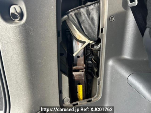 Used 2007 AT toyota voxy ZRR70W Image[44]