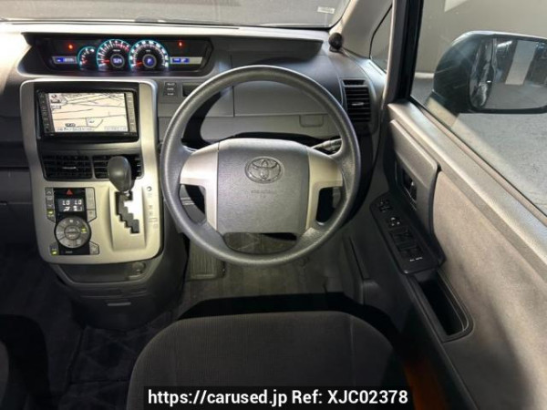Used 2007 AT toyota noah ZRR70G Image[21]