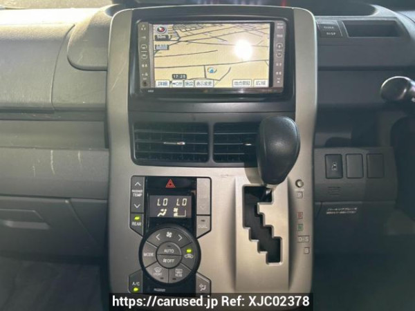 Used 2007 AT toyota noah ZRR70G Image[26]