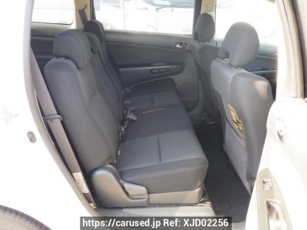 Used 2004 AT toyota wish ZNE10G Image[15]