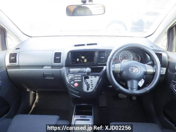 Used 2004 AT toyota wish ZNE10G Image[18]