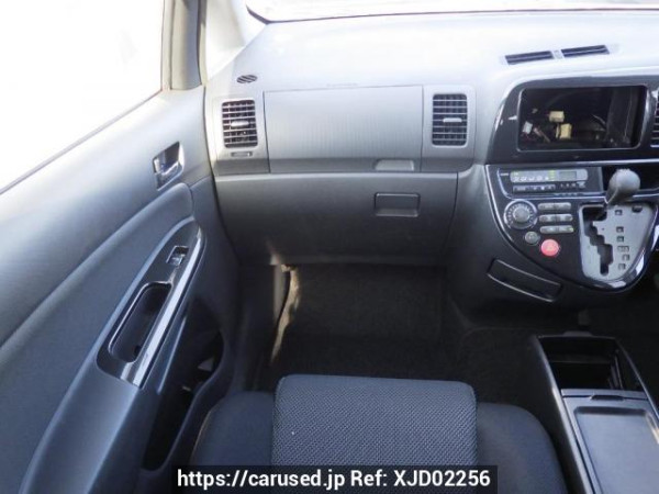 Used 2004 AT toyota wish ZNE10G Image[19]