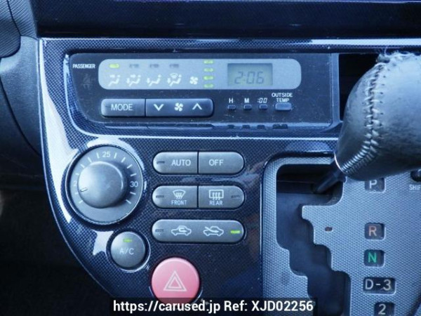 Used 2004 AT toyota wish ZNE10G Image[23]