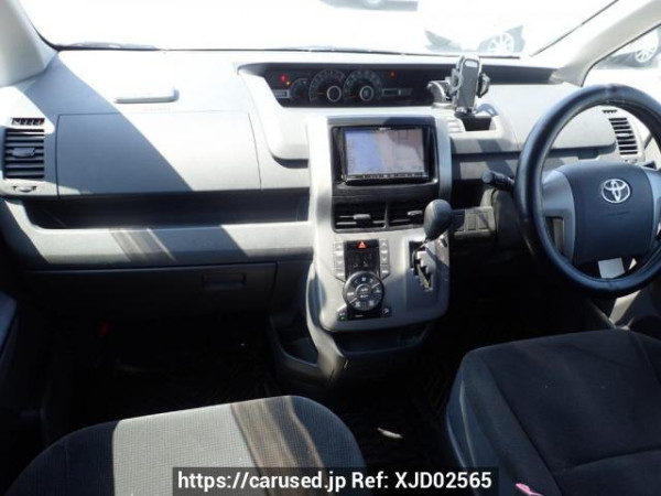 Used 2009 AT toyota noah ZRR70G Image[15]