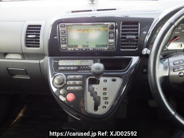 Used 2003 AT toyota wish ZNE10G Image[23]