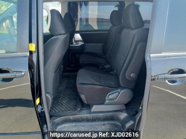 Used 2010 AT toyota voxy ZRR70W Image[16]