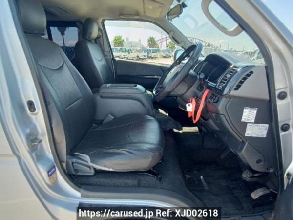 Used 2005 AT toyota regiusace-van KDH205V Image[13]